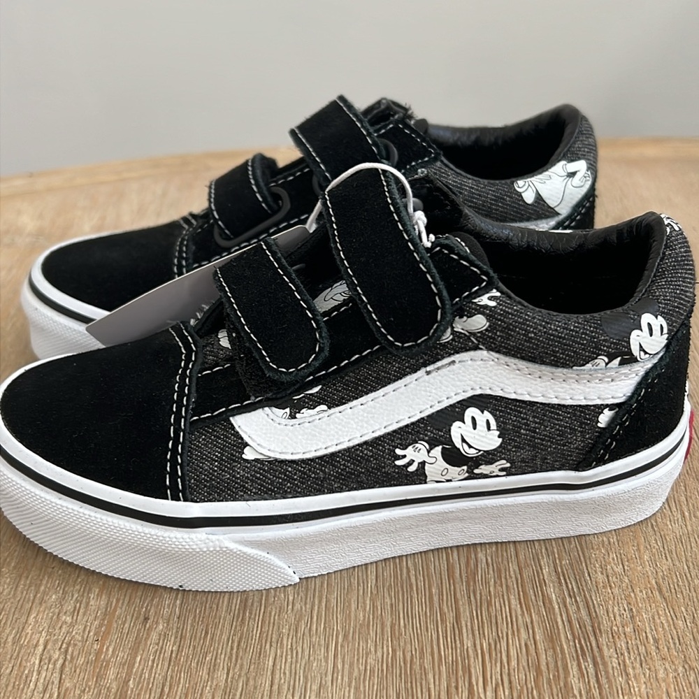 Vans Disney Old Skool Tennis Shoes Sneakera Velcro Black kid 11 1 - Picture 5 of 11